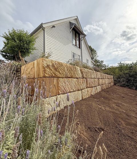 Sandstone block wall after replacement